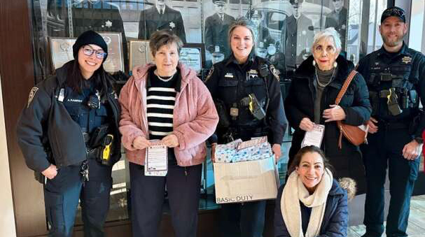 Churchill Place Memory Care residents honor local Glen Ellyn Police