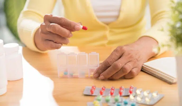 Medications management for individuals with dementia