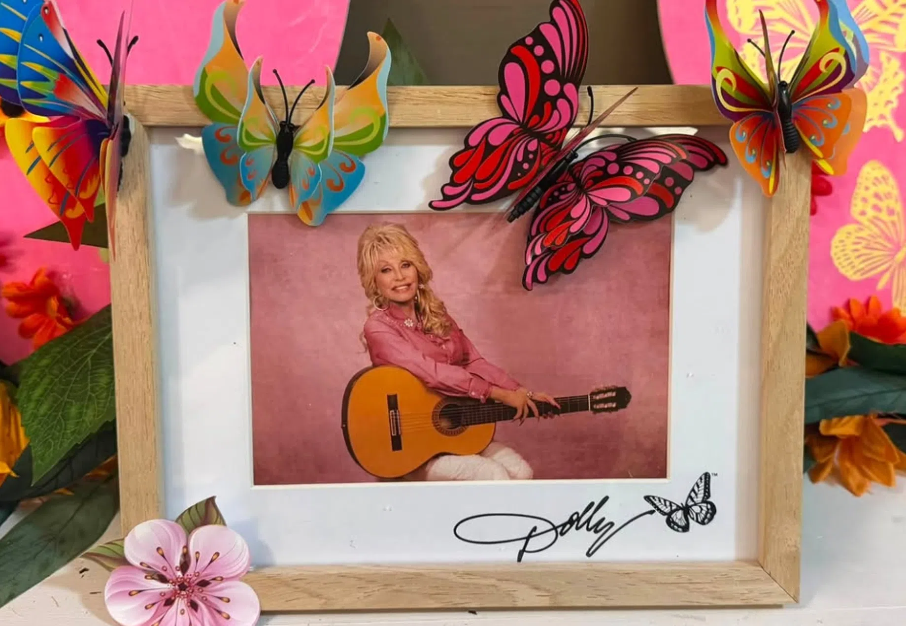 Concord Place Memory Care residents celebrate Dolly Parton Day